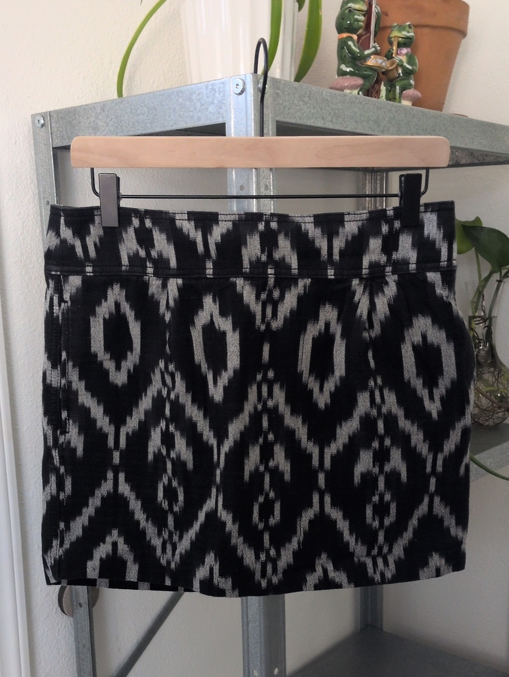 Juicy Couture Black & Gray Geometric Mini Skirt